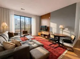 Walkers Point Designer 2BR · Prime Location with Balcony and Gym