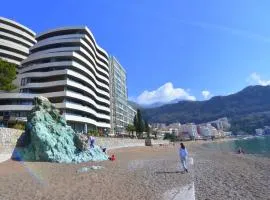 Azure Breeze Suites B