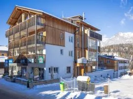 Apart33 Top 1-33 Penthouse