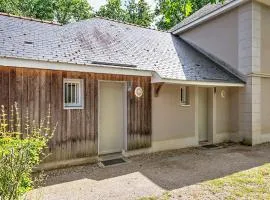 3-Guest Apartment with Terrace in Saumur