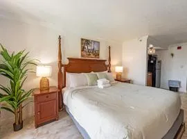 Amazing View Ocean Front Studio Nicely Decorated