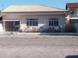 casa espacosa a 100 metros da praia do sonho