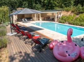7-Bedroom Tarn Villa with Spa, Hotel in Damiatte