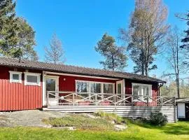 6 person holiday home in Djurhamn