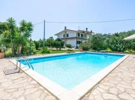 2 Bedroom Cozy Home In Sabaudia