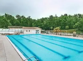 Cottage with Heated Pool in Monclar