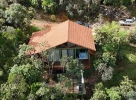 Chalé Caminho das Pedras Cachoeira Privativa