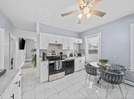 Regent Luxury Suite with Private Patio & Parking