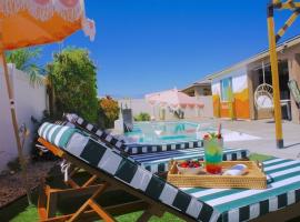 5Br3B Pool, 2mi to Fstvals, EV Chrgr, Gym, Games: Indio şehrinde bir otel