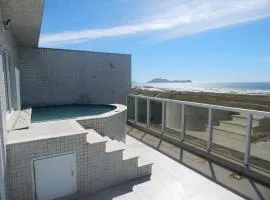 Cobertura Cinematográfica com Piscina vista mar