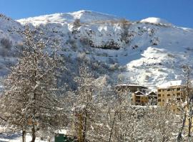 Faraya Residencia: Fārayyā şehrinde bir otel