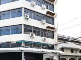 Bob Houes MRT Hua Lamphong