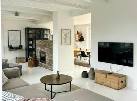 Summer House With Sauna Near The Sea On Samsoe, hotel em Ballen