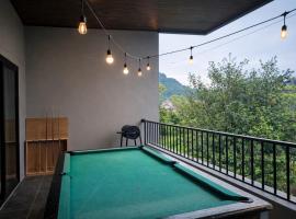 DinHam Sunrise Villa dekat Jatim Park 3 Private pool 3kt full AC, Hotel in Karangploso