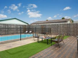 Coastal Blue, hotel di Windang