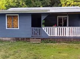 Knox's Beachfront Homestay