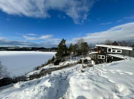 Cabin By Tyrifjorden With Hot Tub And Kayaks, hotel i Gjesval