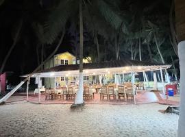 Samant Beach Resort, хотел в Малван