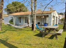 Maison à 8 min à pied de la Plage avec jardin clos et ombragé