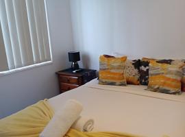 BLK Stays Guest House Deluxe Units Caboolture South, hotel em Caboolture