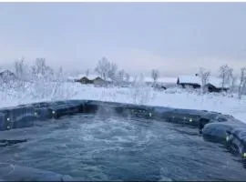 Cosy mountain cabin with jacuzzi