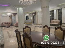fancy 3 bedrooms apartment for rent in a sheikh zayed compound, hotel en Sheikh Zayed