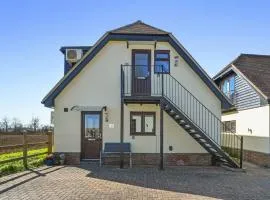 Pond View, Pet-Friendly, Two-Bedroom, Little Yeldham