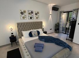 Seaside Suites, hotel in St Paul's Bay