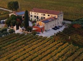 Corte Bonfiglio Colombari, hotel a Illasi