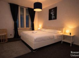 Luxury Apartment with Jacuzzi City Center Wiesbaden: Wiesbaden'da bir otel