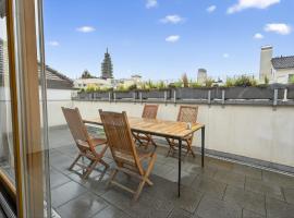 Exclusive Rooftop Duplex Penthouse, Hot Tub, 2 Terrace Views, 230sqm, Downtown, 6min walk to main station, hotel v mestu Basel