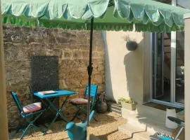 La Suite 27 bis, maison indépendante avec terrasse, proche gare et centre