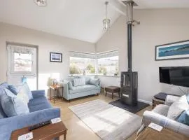 Highview, extended 2 bedroom house, with view, near coast path