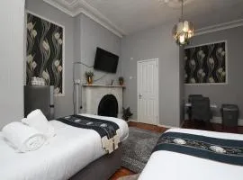 Woodville Lodge Leeds City Centre by OYO