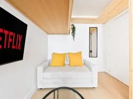 Le Marais Cozy Studio Apartment Free NetFlix