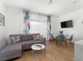 Sunset Resort Jasny Apartament z 1 Sypialnią 500 m od Plaży, Balkon & Parking by Noclegi Renters
