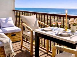 Oceanfront King Villa - Private Balcony & Steps to Sand, vie&scaron;butis mieste Hilton Hed Ailandas