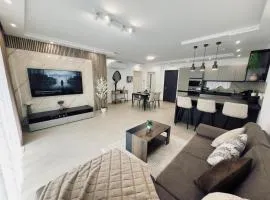 Oaks - Garage Included and Close to Beach