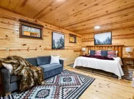 Bison Trail House- Rustic Cabin Retreat