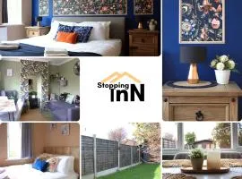 Stylish Heathrow Retreat 2-Bed Near Station