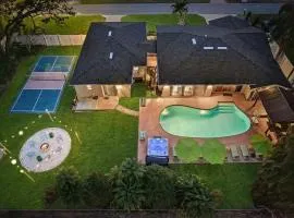 Sleeps 12 Heated Pool Pickleball Hot Tub Fire Pit