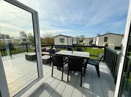 The Lighthouse, Pet friendly lodge on Hoburne Cotswold Holiday Park