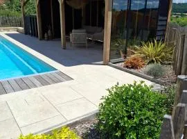 Chalet familial avec piscine chauffée, jeux et brasero- Morvan