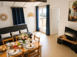 Le Sun Piscine Tennis parking Vue mer wi-fi climatisation, hôtel à Fleury