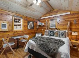 Raven Rock Getaway- Firepit Nights Getaway