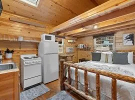 Cedar Hollow Cabin- Cozy Black Hills Getaway