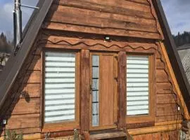 Затишний будинок для відпочинку