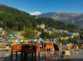 Hotel Renest Mcleodganj # Table tennis #Pool Table # opne rooftop cafe with dhauladhar view โรงแรมในธรรมศาลา