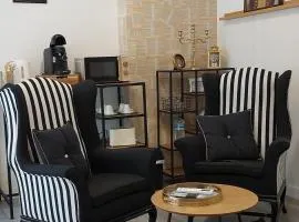 Stone House, Style Room