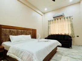 Hotel Tara Grand